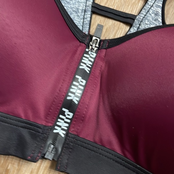 EUC VS PINK Ultimate sports bra size Medium - Picture 2 of 6